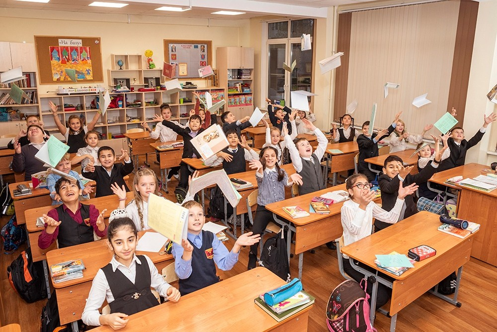 В школе. Выпускные альбомы СПБ. Фотограф в Садик и Школу