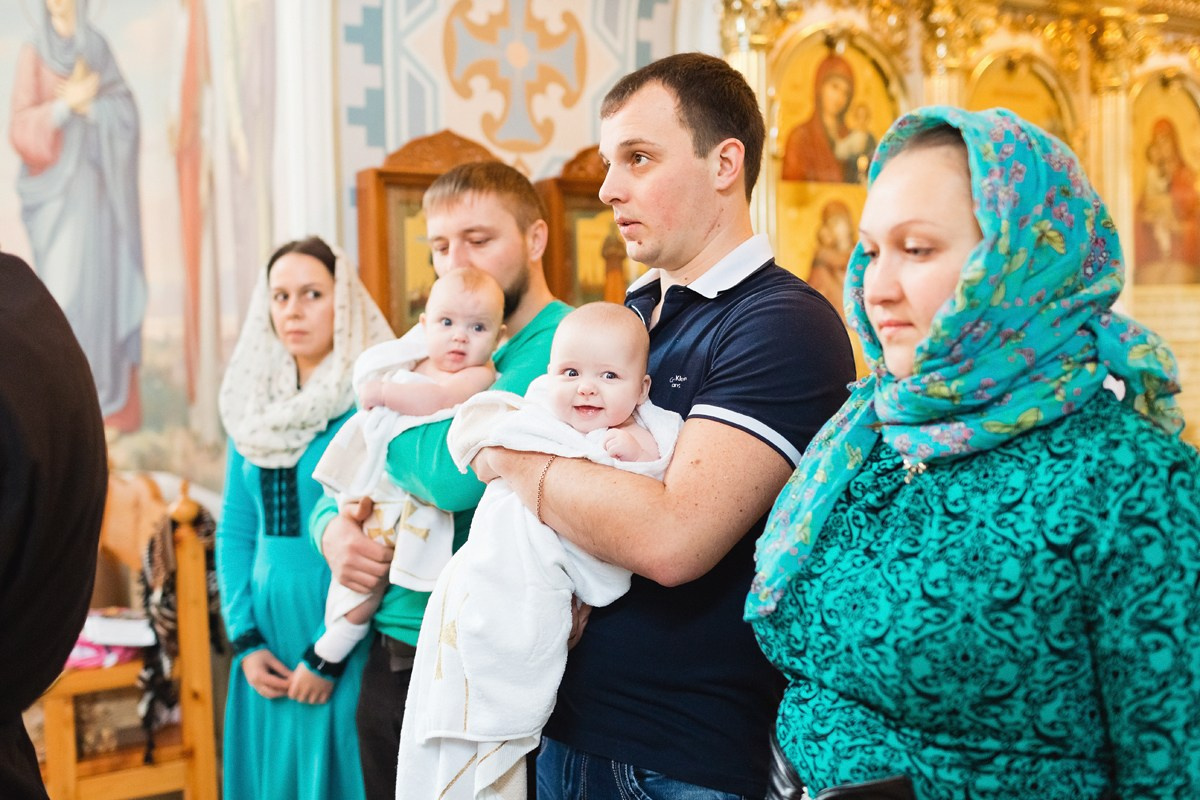 КРЕЩЕНИЕ ЕСЕНИИ И ВАСИЛИСЫ. Семейный фотограф новорождённых в Серпухове Юлия Новикова +79637785957