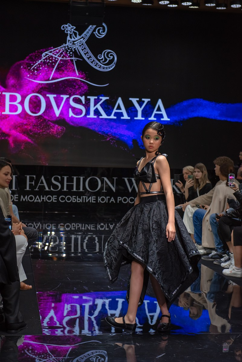 SochiFashionWeek2024 дизайнер Кибовская. Семейный и коммерческий фотограф в Сочи Александр Бодунов