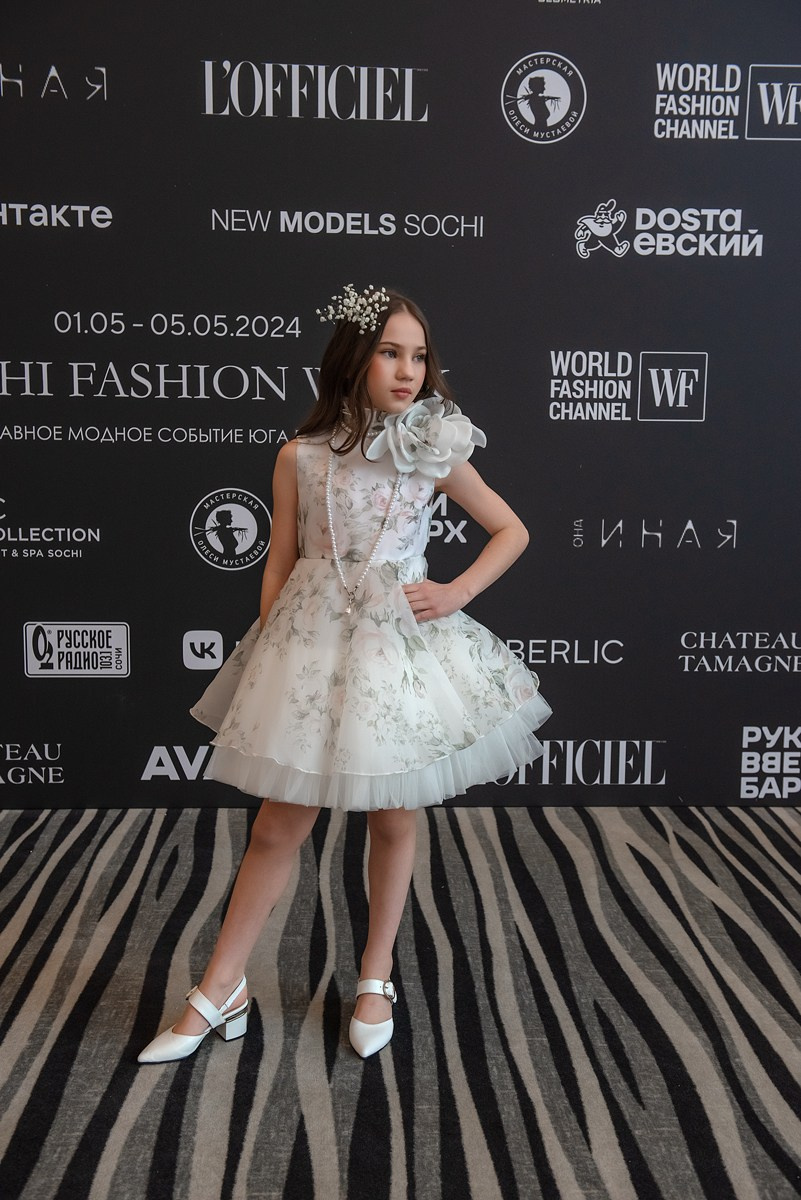 SochiFashionWeek2024 дизайнер Анохина. Семейный и коммерческий фотограф в Сочи Александр Бодунов