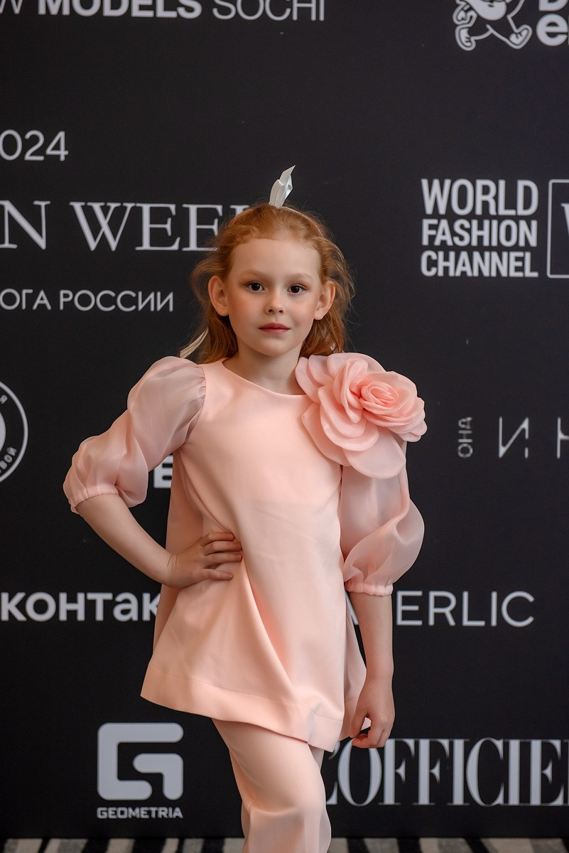 SochiFashionWeek2024 дизайнер Анохина. Семейный и коммерческий фотограф в Сочи Александр Бодунов