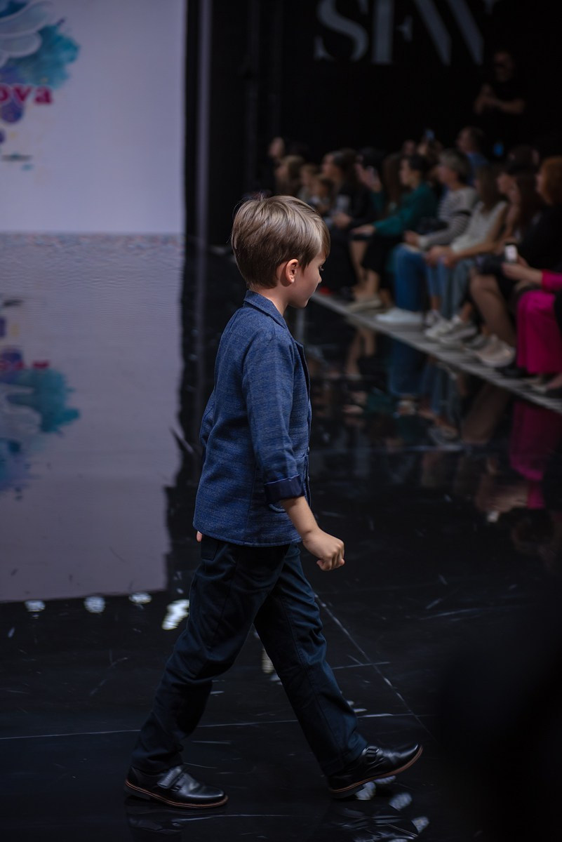 SochiFashionWeek2024 дизайнер Юлия Крылова. Семейный и коммерческий фотограф в Сочи Александр Бодунов