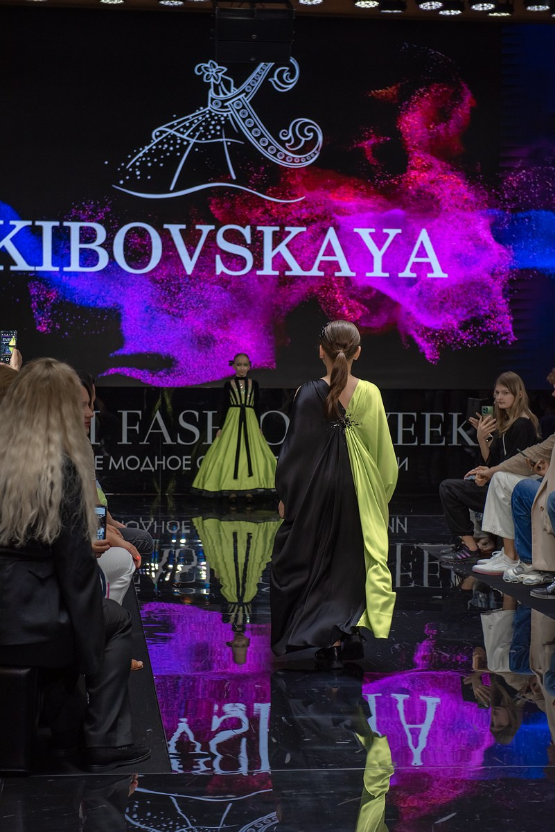 SochiFashionWeek2024 дизайнер Кибовская. Семейный и коммерческий фотограф в Сочи Александр Бодунов