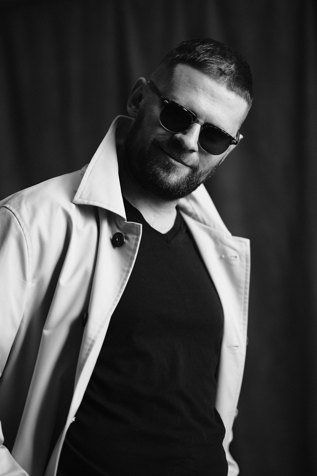 Фотограф Михаил Гуляев. Фотосессия в Новосибирске. Фотосессия в студии Новосибирск. Мужские фотографии.