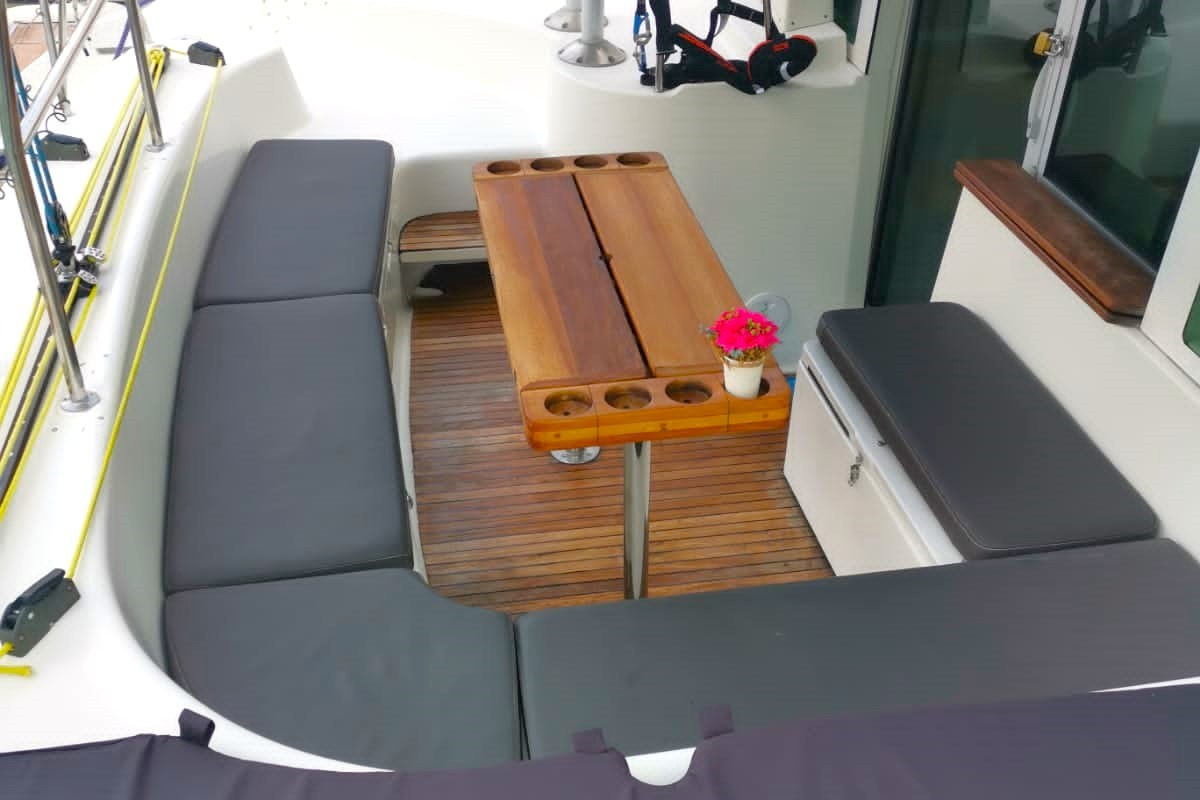 Катамаран Скарлетт о Хара Аренда Яхты в Сочи Яхтанаморе YACHTANAMORE