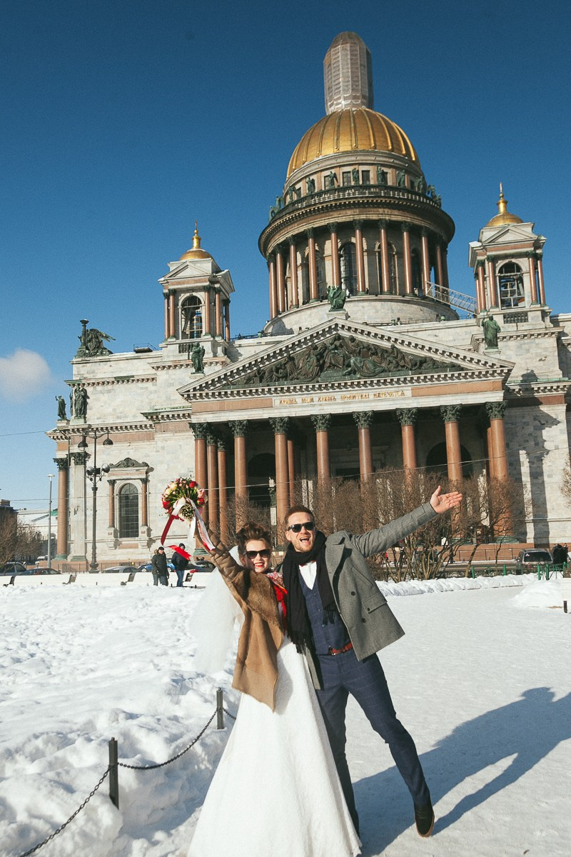 Зимняя свадебная фотосъемка в Санкт-Петербурге. Фотограф крещение венчание в Петербурге! Помогает подобрать храм и посоветовал душевного батюшку в СПб