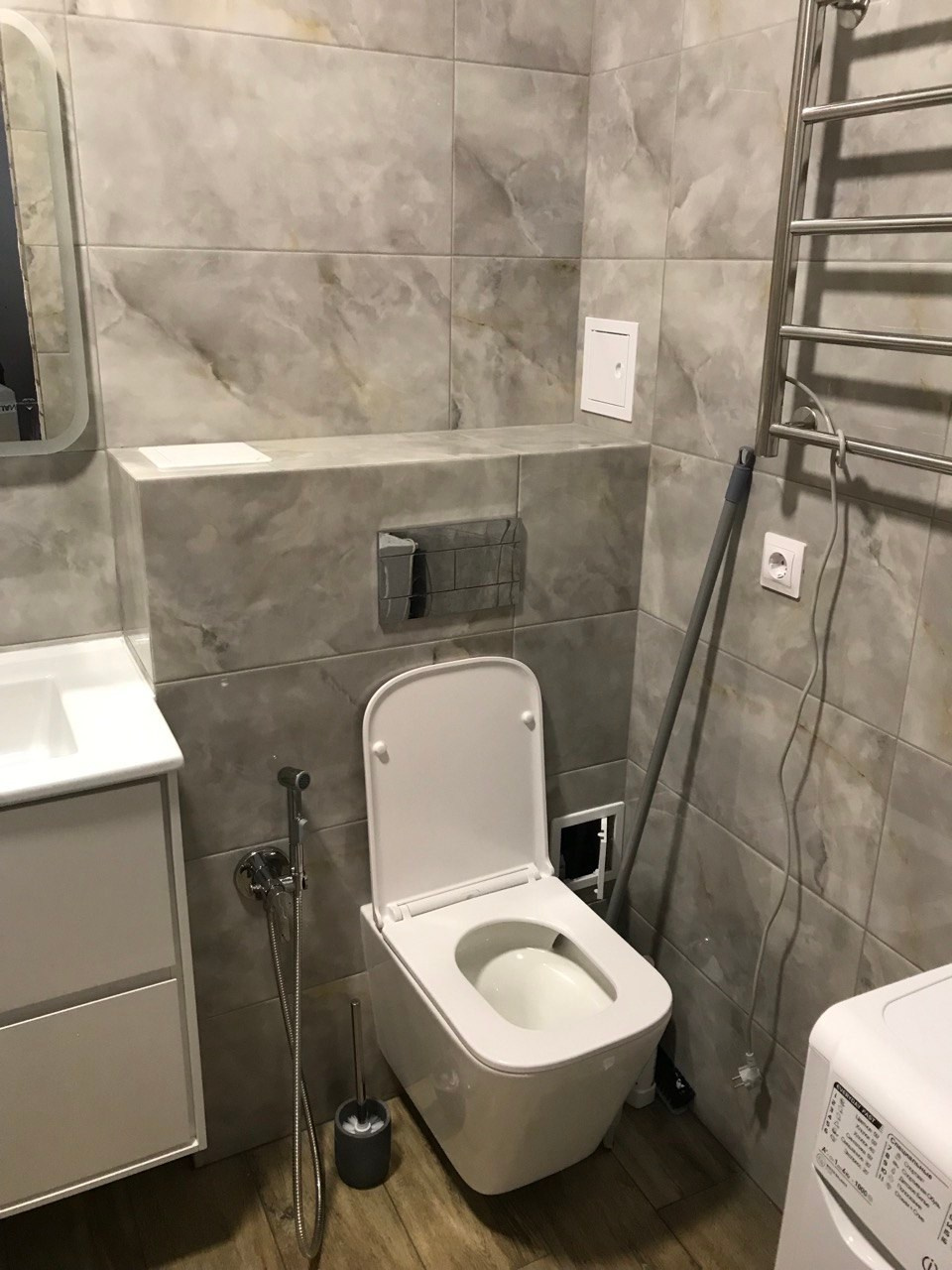 Ванная комната (ул. Хасанова д. 13). Ремонт санузла, туалета, ванной под ключ в Казани. Укладка плитки