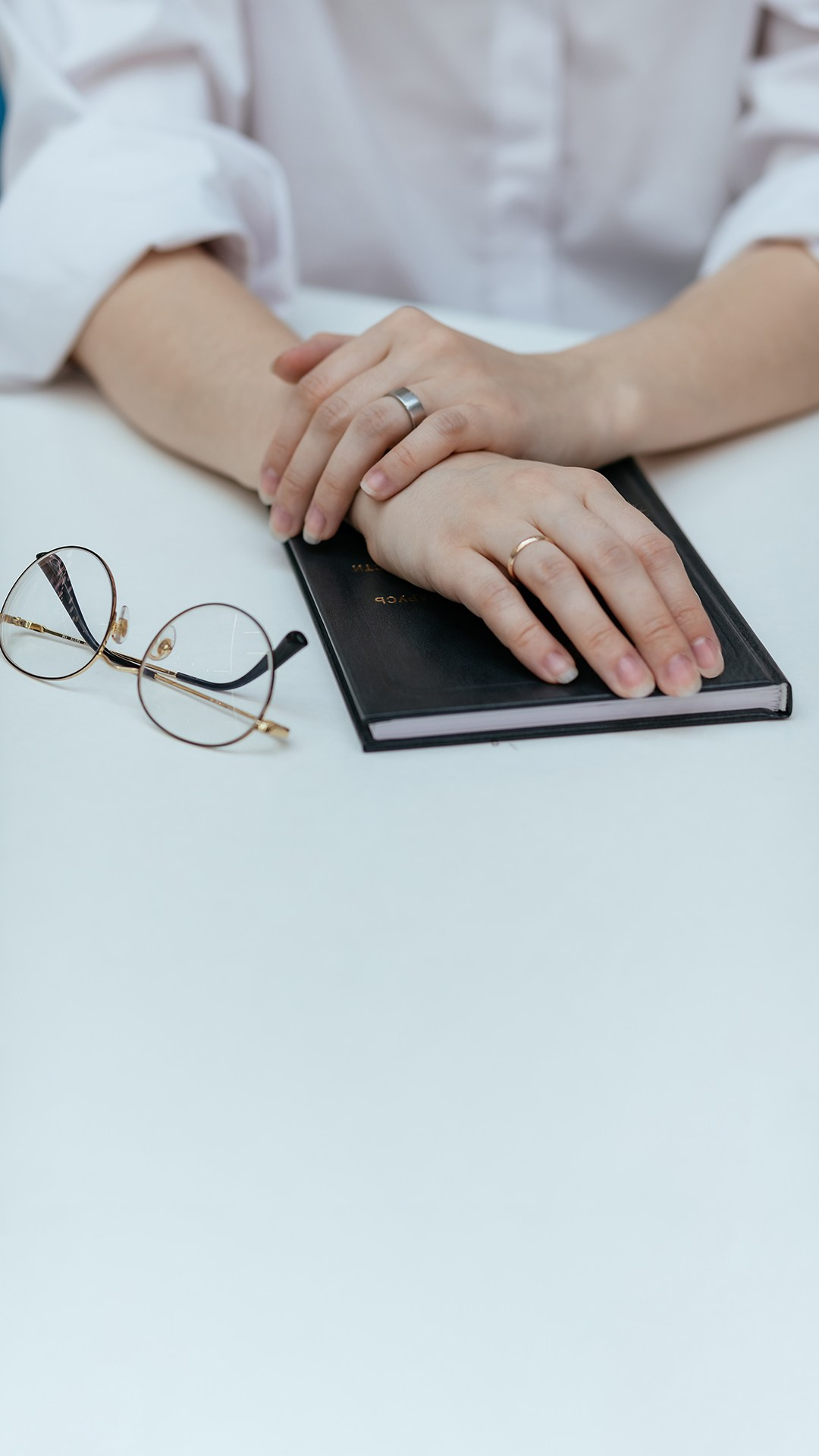 Портретная фотосессия для контента в кафе. Семейный фотограф в Минске Приболовец Светлана