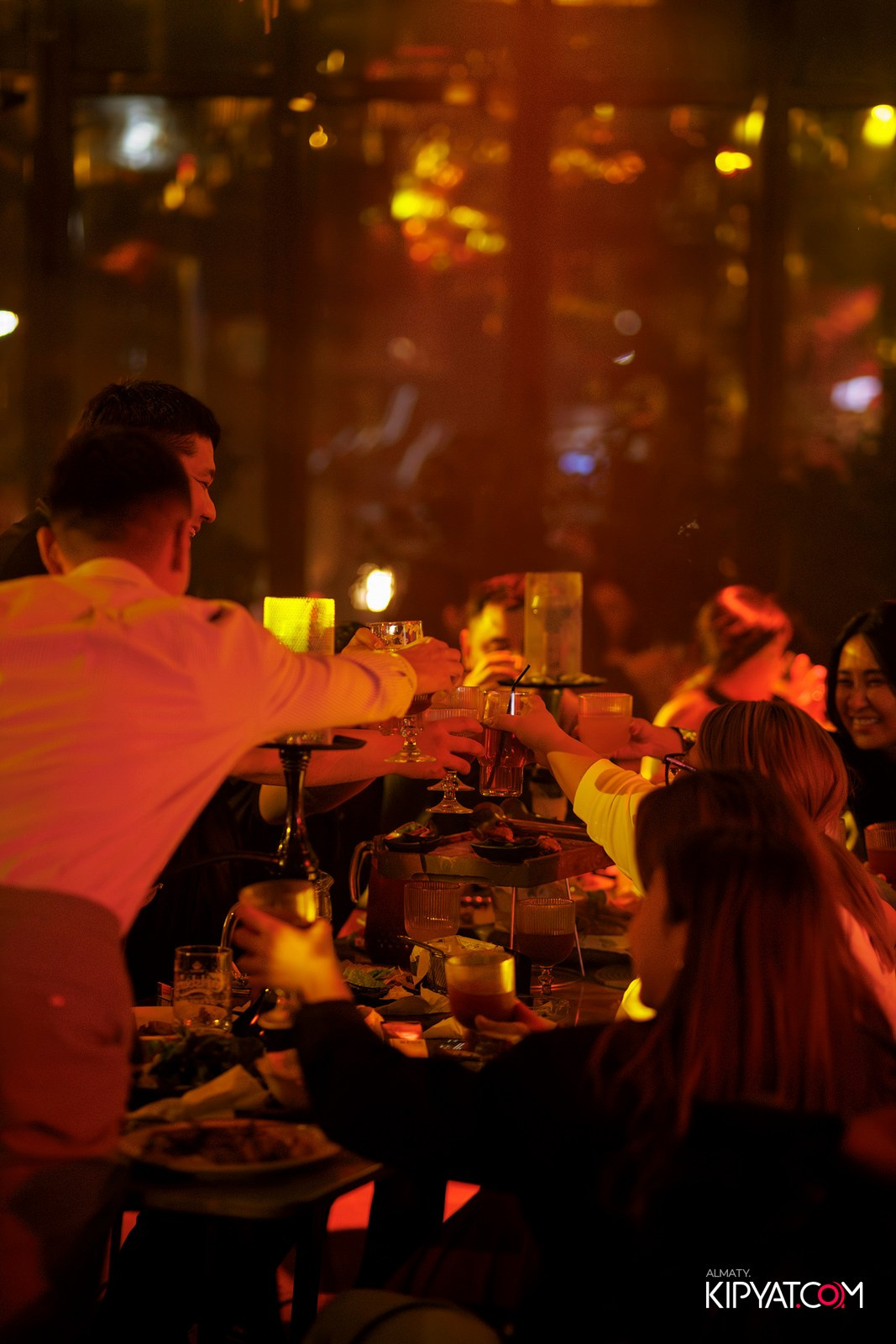 FRIENDS BAR & TERRACE. КИПЯТКОМ АЛМАТЫ! Фотосъемка мероприятий в Алматы