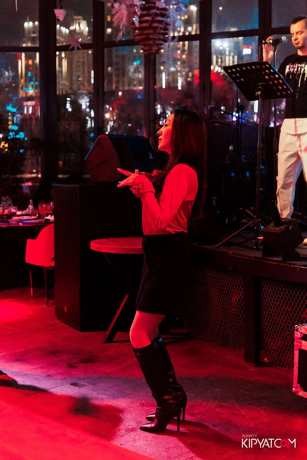 FRIENDS BAR & TERRACE. КИПЯТКОМ АЛМАТЫ!