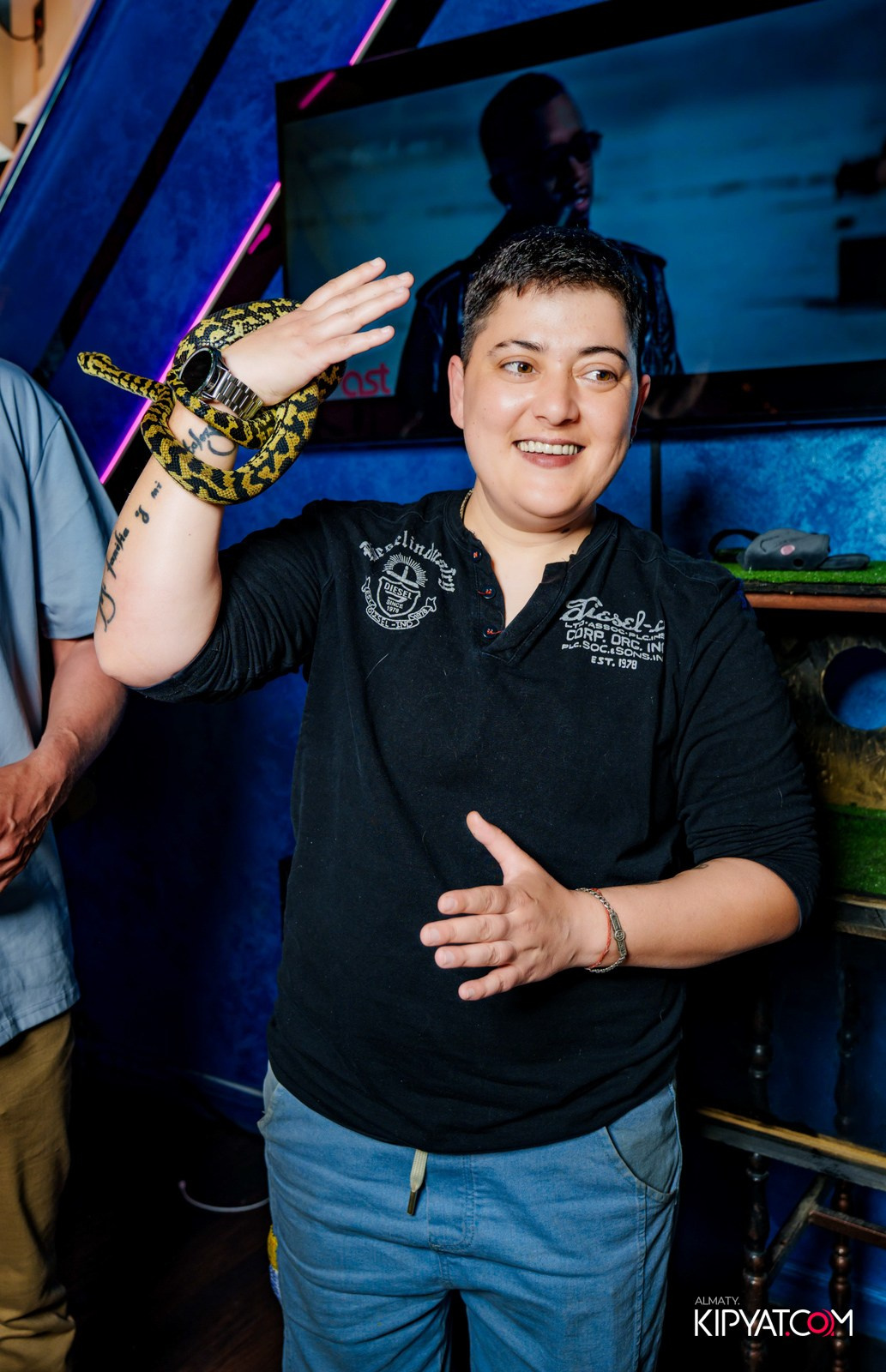 УХО И МЕДВЕДЬ НА САИНА. КИПЯТКОМ АЛМАТЫ!