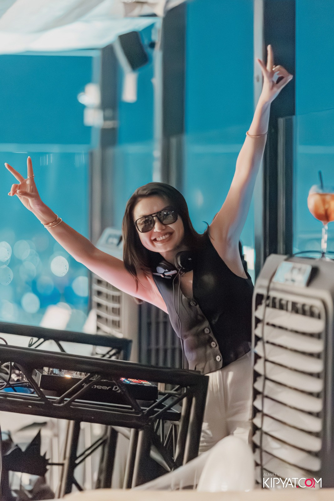 ВЫСТУПЛЕНИЕ DJ SUNQAR DJ BONI В SUNQAR BAR & RESTAURANT. КИПЯТКОМ АЛМАТЫ!