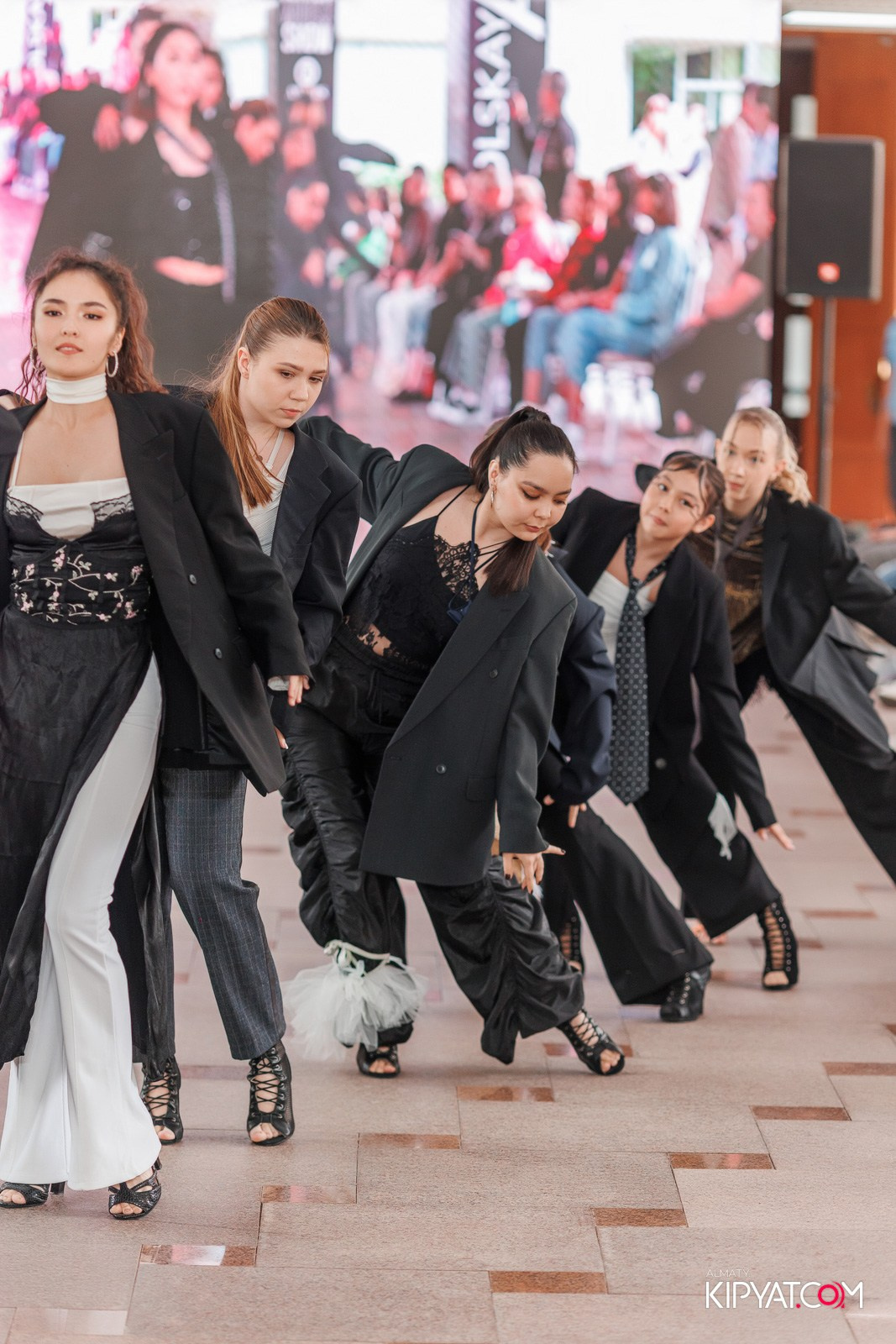JUNIOR FASHION SHOW. КИПЯТКОМ АЛМАТЫ!
