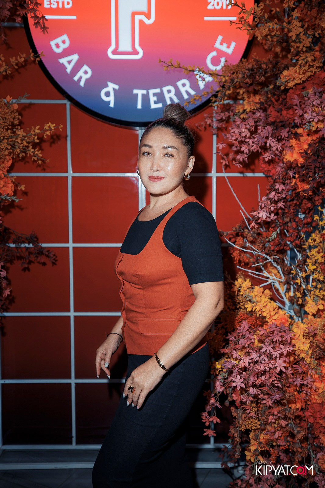 FRIENDS BAR & TERRACE. КИПЯТКОМ АЛМАТЫ!