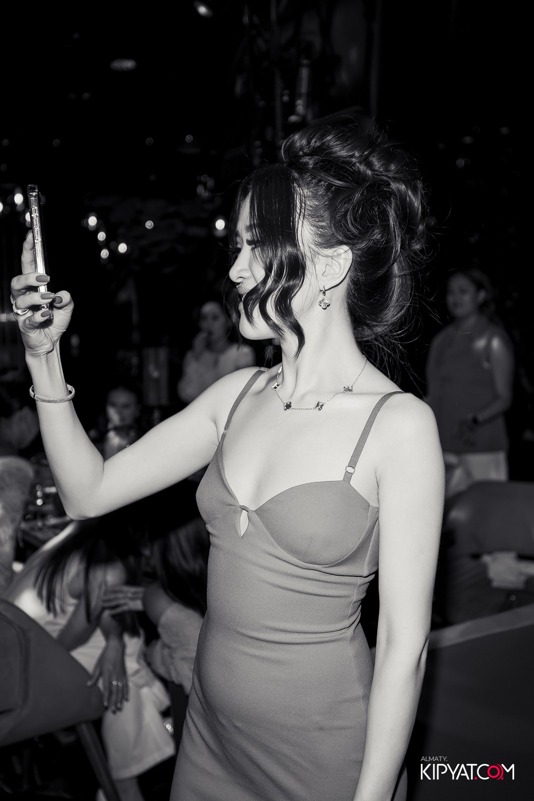 MOOD KARAOKE BAR & TERRACE. КИПЯТКОМ АЛМАТЫ!