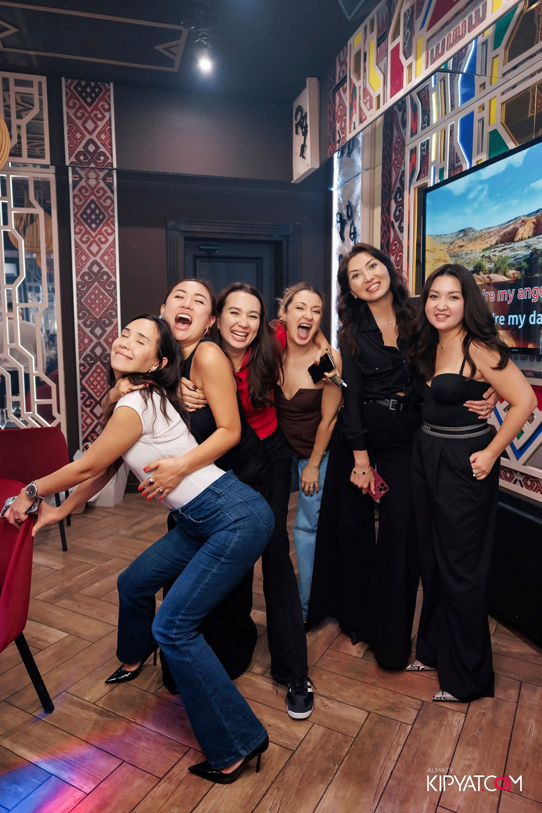 ЗАЯ, НА БИС. КИПЯТКОМ АЛМАТЫ!