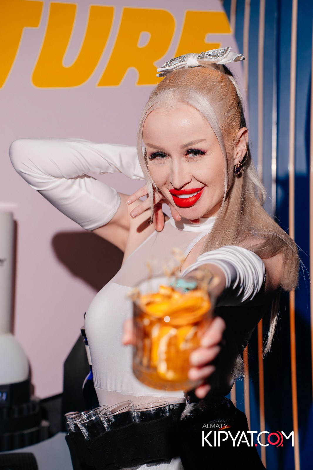 SANTA BARBARA — ВЫСТУПЛЕНИЕ LIZWI. КИПЯТКОМ АЛМАТЫ!