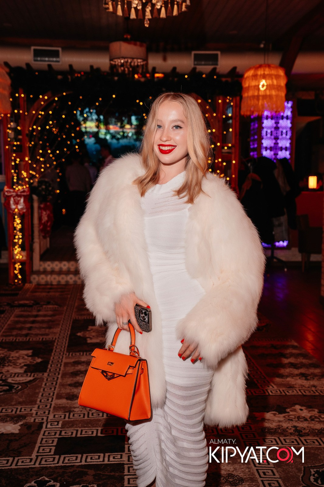 ГРУЗИНСКИЙ ДВОР НА КАБАНБАЙ БАТЫРА. КИПЯТКОМ АЛМАТЫ!