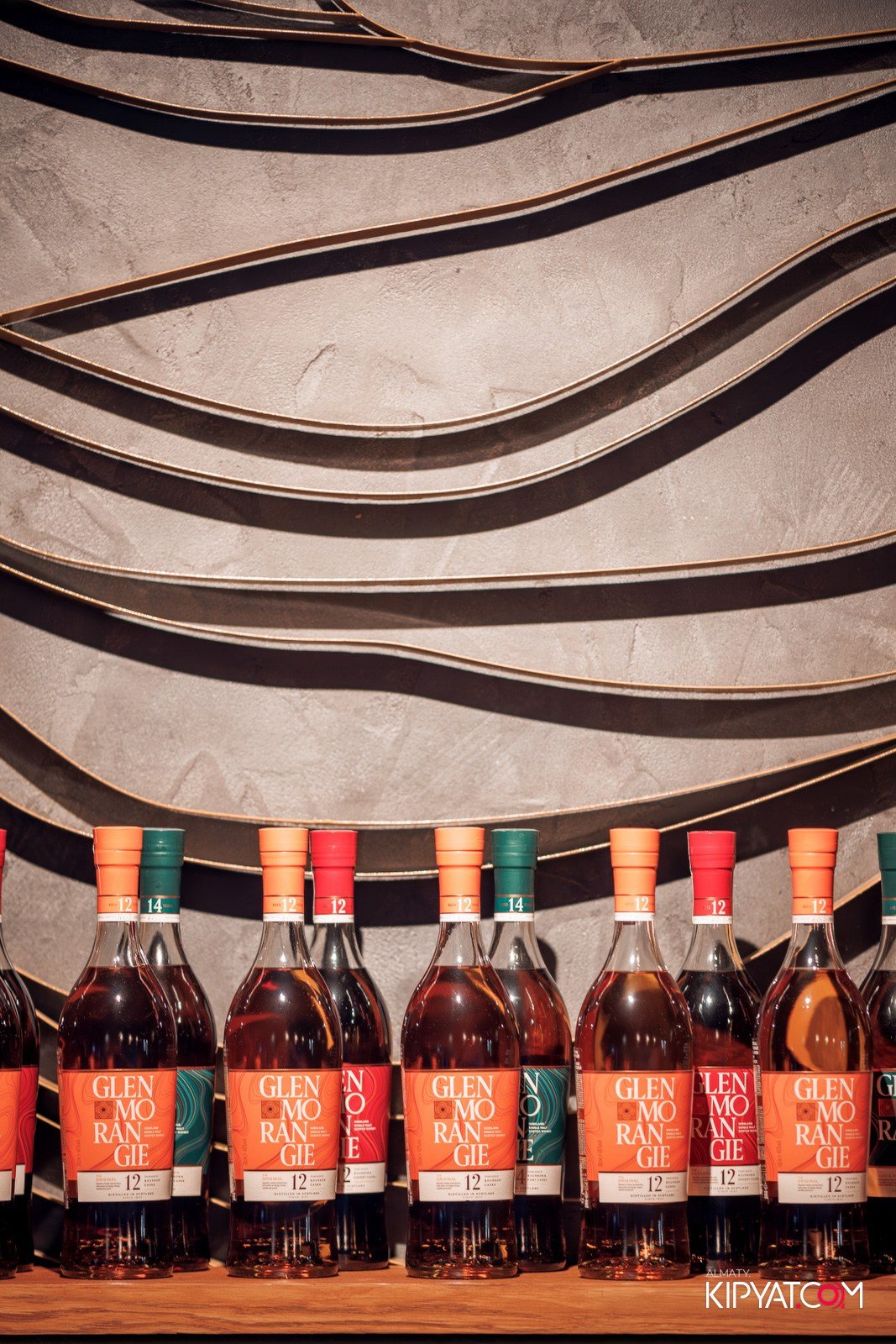 LAUREATE GRAND CAFÉ. КИПЯТКОМ АЛМАТЫ!