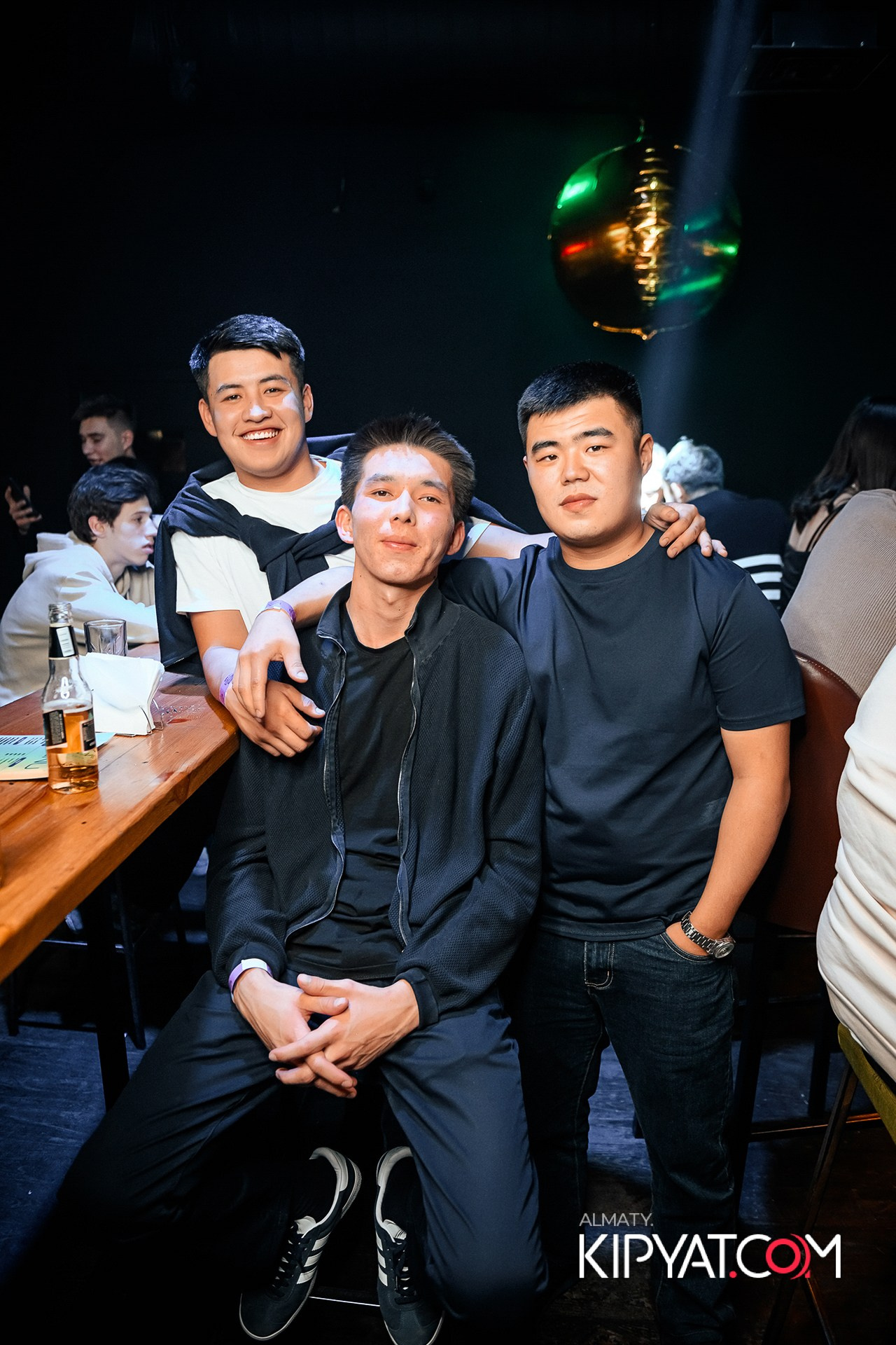 UYAT EMES BAR. КИПЯТКОМ АЛМАТЫ!