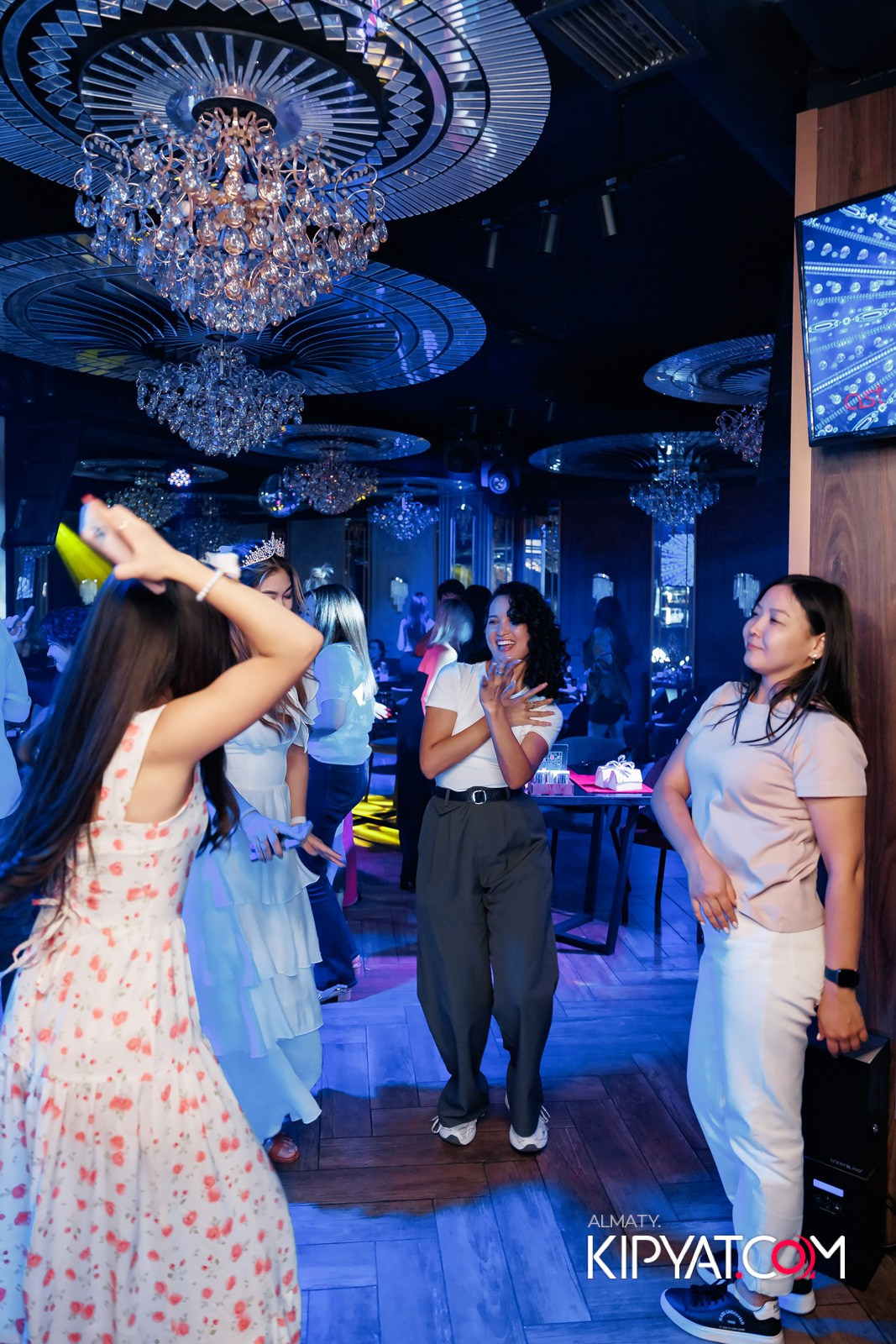 ЗАЯ, НА БИС. КИПЯТКОМ АЛМАТЫ!