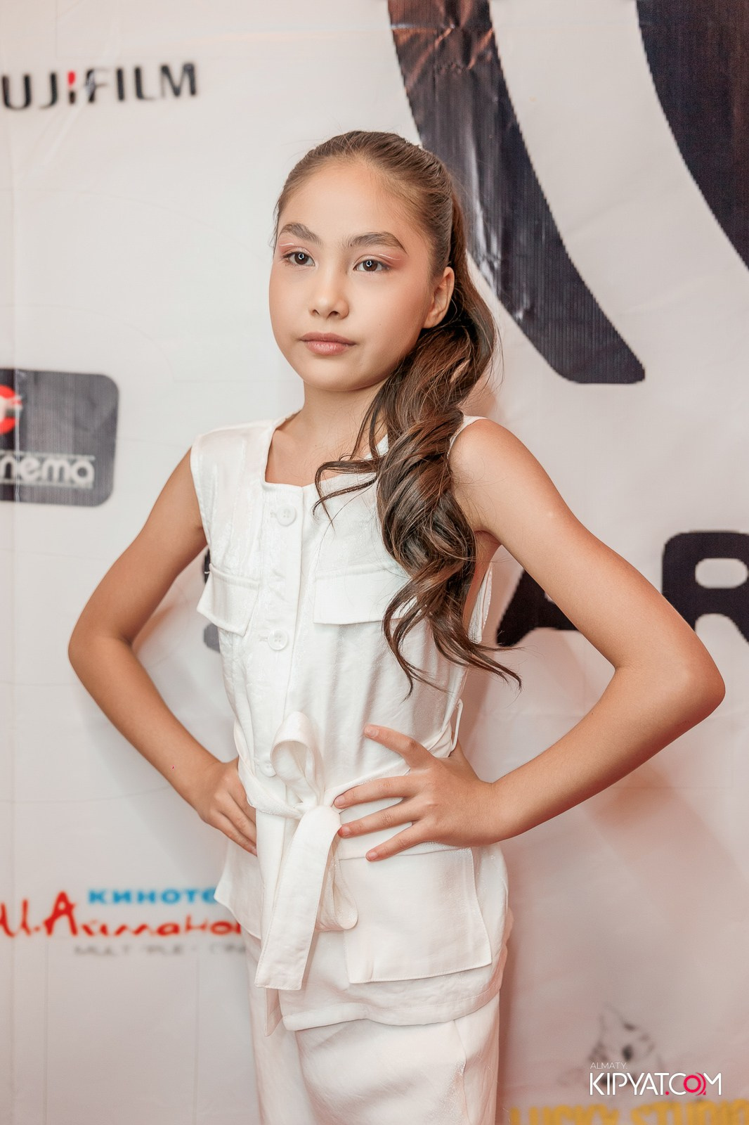 ПРЕЗЕНТАЦИЯ 10 ГРУППЫ КИНОПРОЕКТА STARBALALAR. КИПЯТКОМ АЛМАТЫ!