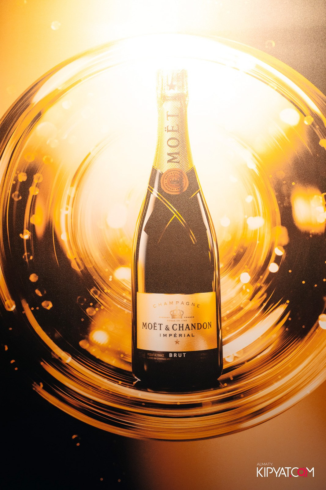 LAUREATE GRAND CAFÉ. КИПЯТКОМ АЛМАТЫ!