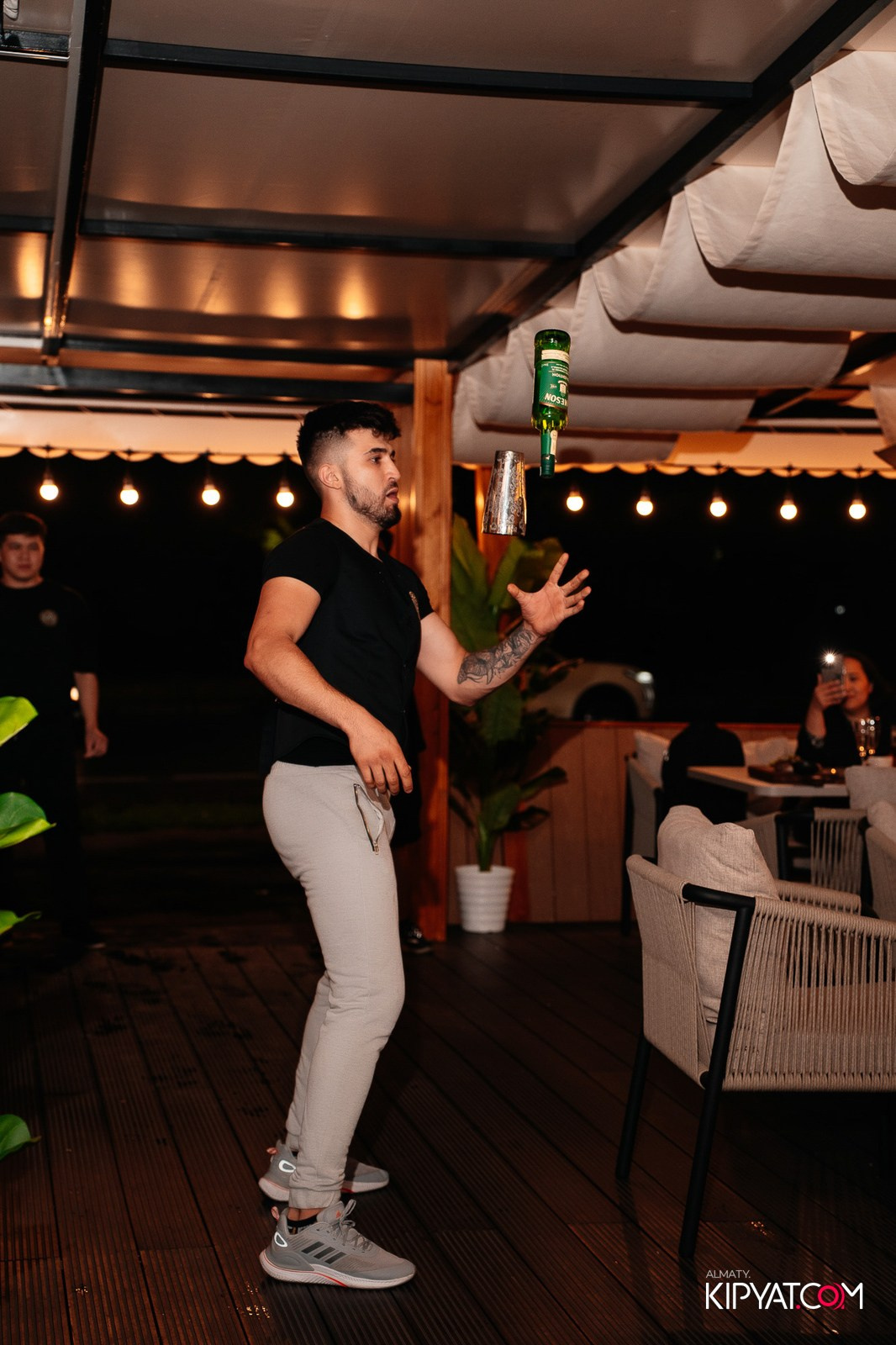 ОТКРЫТИЕ ЛЕТНЕЙ ТЕРРАСЫ В МЯТА PLATINUM НА АБАЯ. КИПЯТКОМ АЛМАТЫ! Фотосъемка мероприятий в Алматы