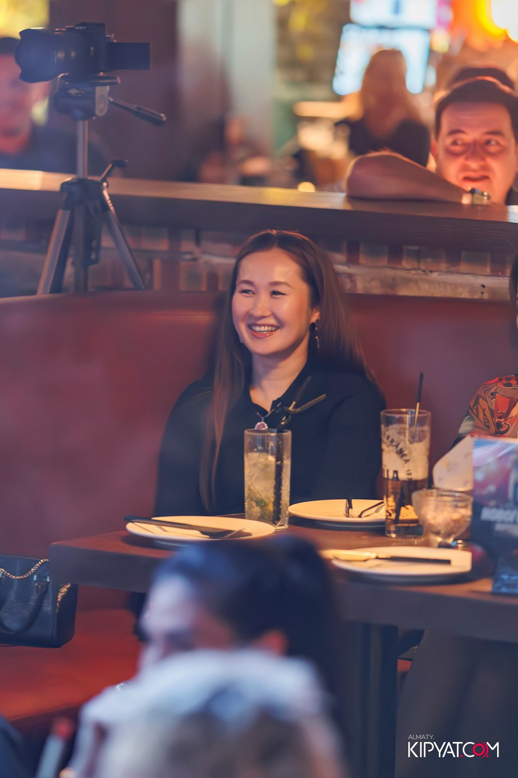 STAND UP КОНЦЕРТ АЛЕКСАНДРА МЕРКУЛЬ. КИПЯТКОМ АЛМАТЫ! Фотосъемка мероприятий в Алматы