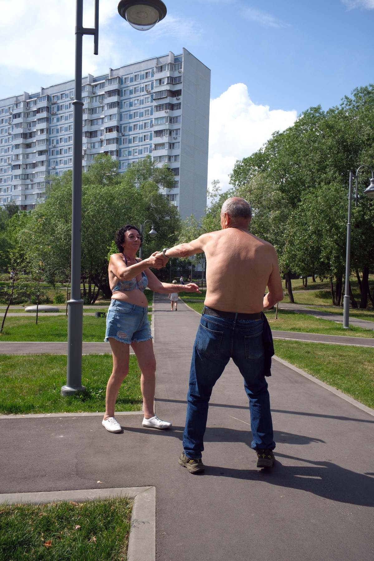 31.05.2025. Покровский парк. Активное долголетие. Улица, люди, жизнь…