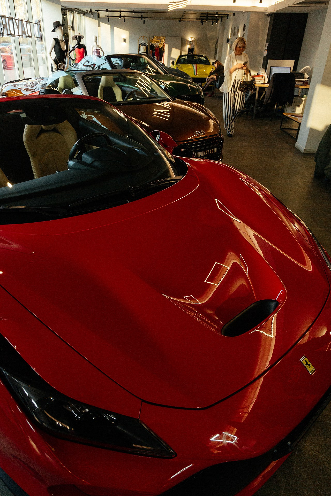 Репортаж в автосалоне. Светский фотограф Санкт-Петербург и ЛО