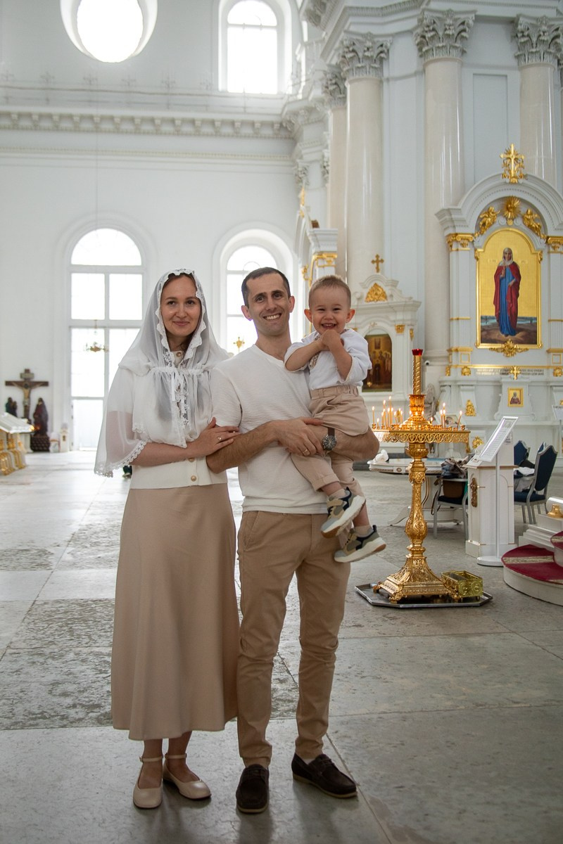 Крещение Тимофея. Воскресенский Смольный Собор. Семейный и церковный фотограф в Санкт Петербурге Мария Гобыча
