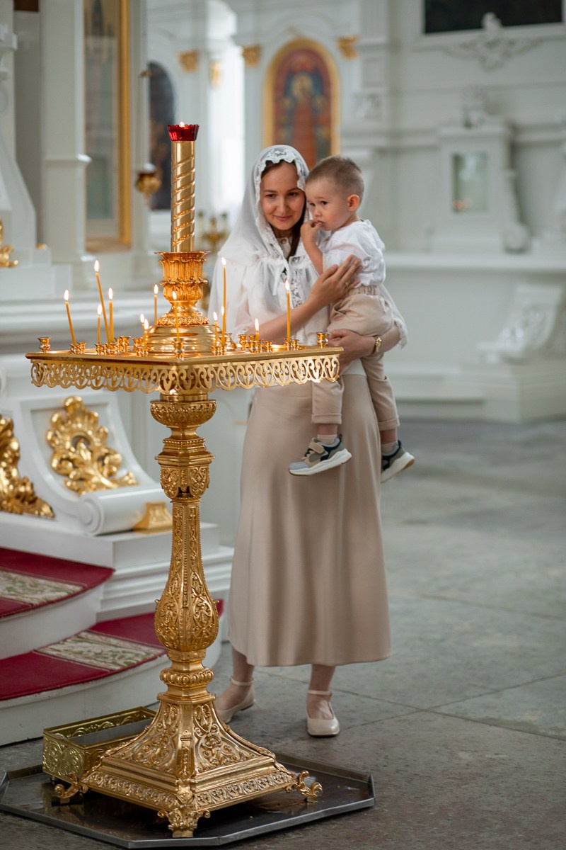 Крещение Тимофея. Воскресенский Смольный Собор. Семейный и церковный фотограф в Санкт Петербурге Мария Гобыча