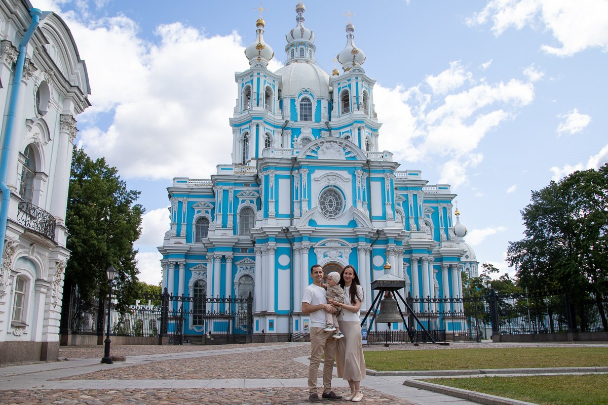 Крещение Тимофея. Воскресенский Смольный Собор. Семейный и церковный фотограф в Санкт Петербурге Мария Гобыча