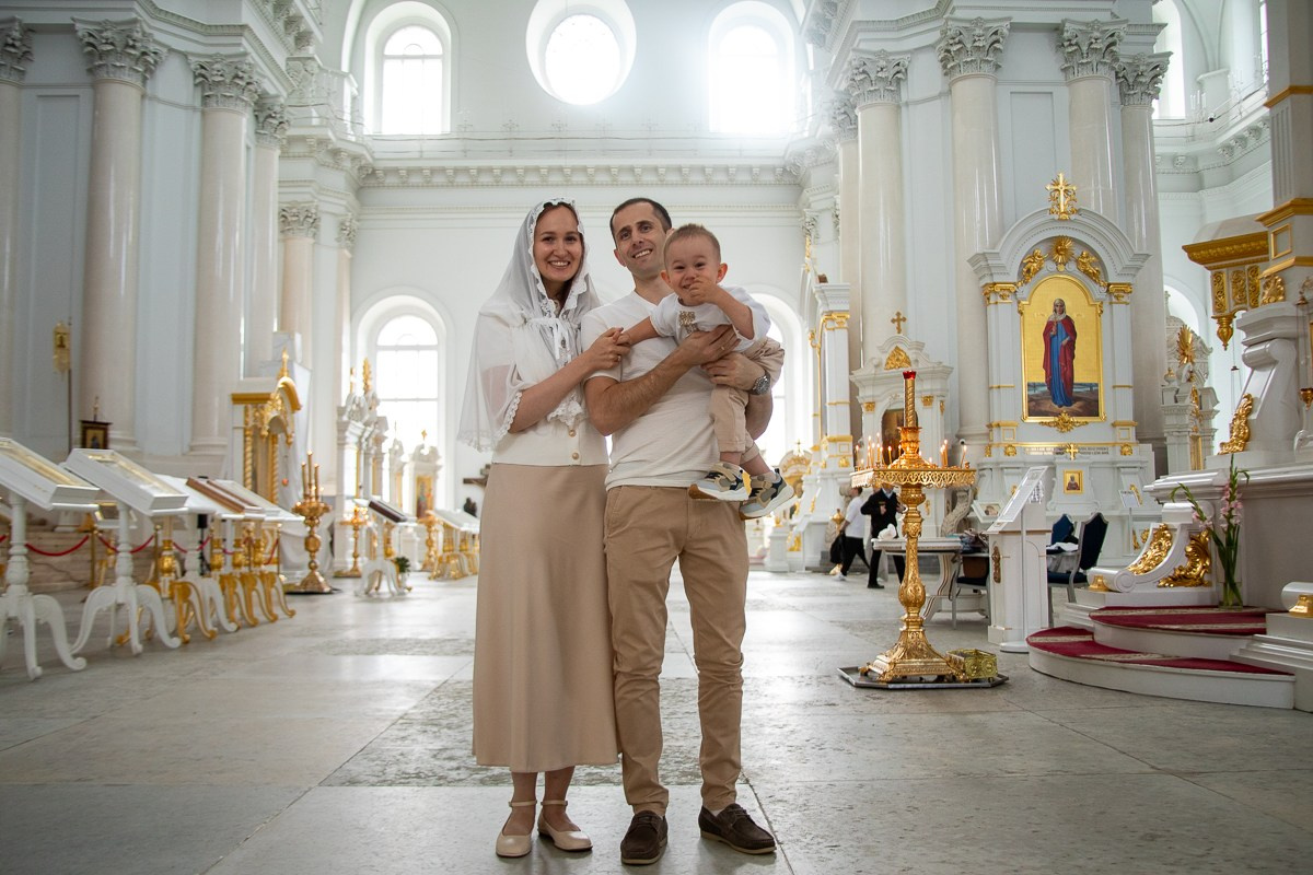 Крещение Тимофея. Воскресенский Смольный Собор. Семейный и церковный фотограф в Санкт Петербурге Мария Гобыча