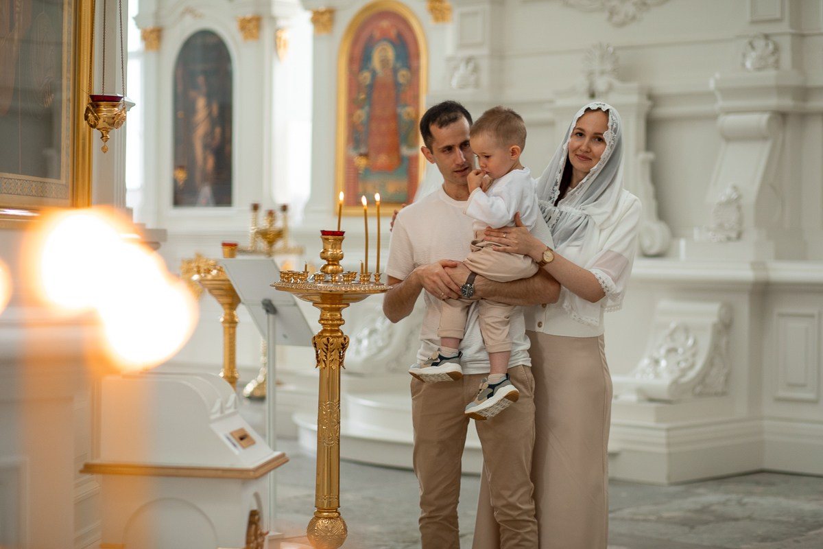 Крещение Тимофея. Воскресенский Смольный Собор. Семейный и церковный фотограф в Санкт Петербурге Мария Гобыча