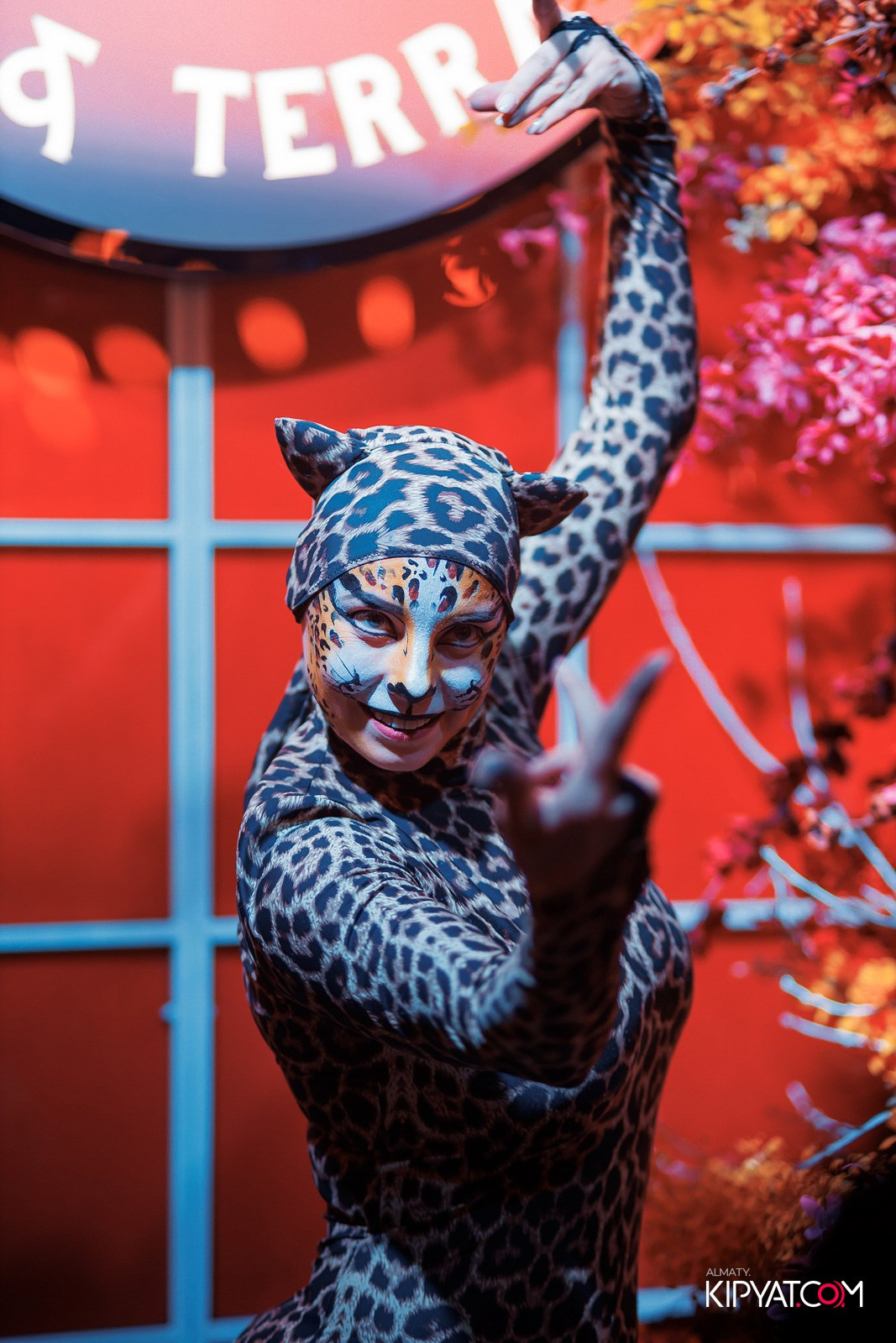 FRIENDS BAR & TERRACE. КИПЯТКОМ АЛМАТЫ!