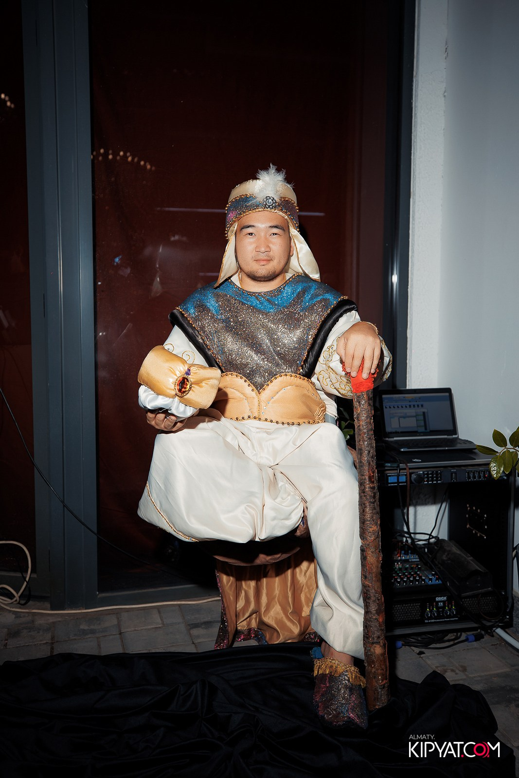 FRIENDS BAR & TERRACE. КИПЯТКОМ АЛМАТЫ!