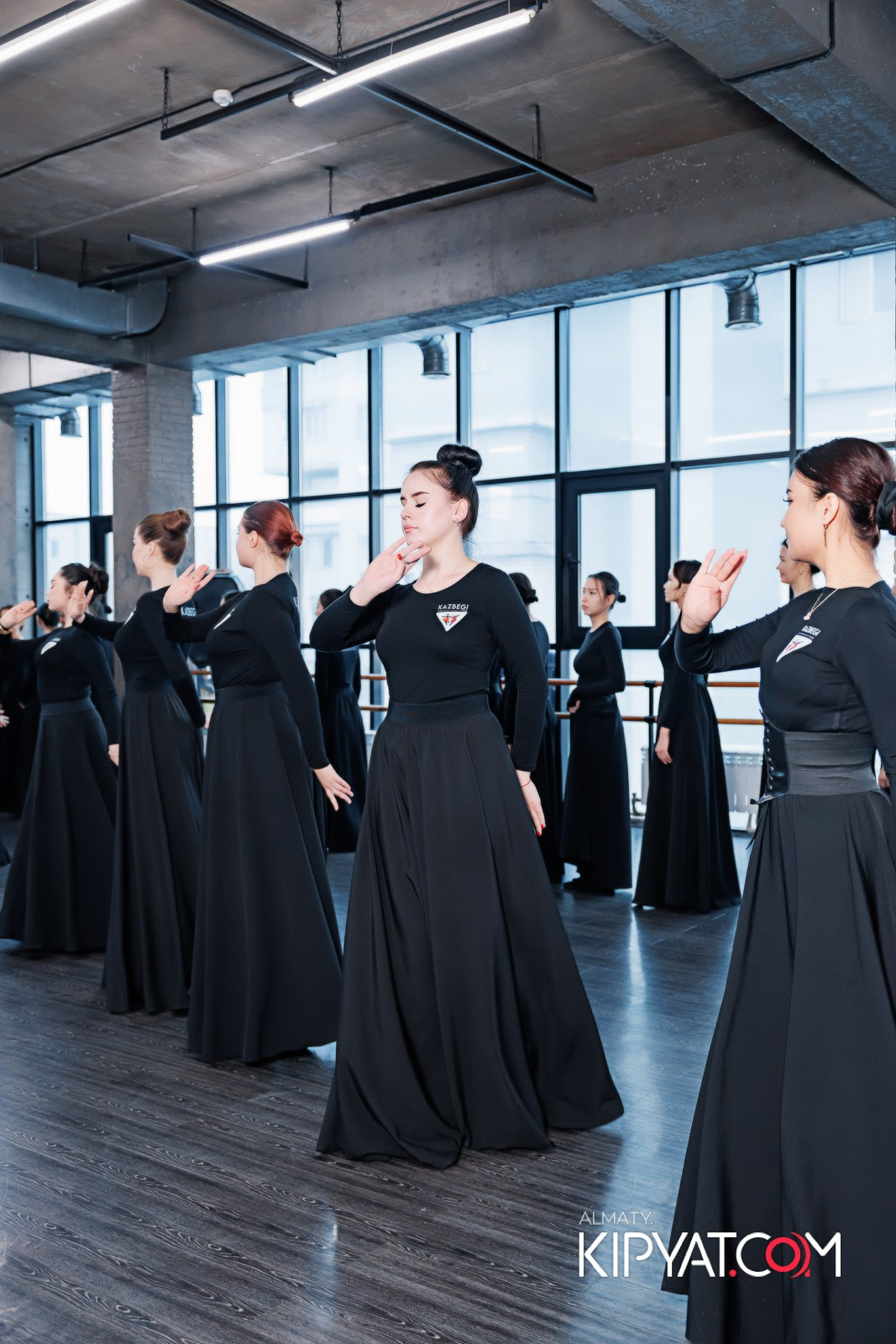 BLOCKBUSTER ТАНЦЕВАЛЬНАЯ АКАДЕМИЯ. КИПЯТКОМ АЛМАТЫ!