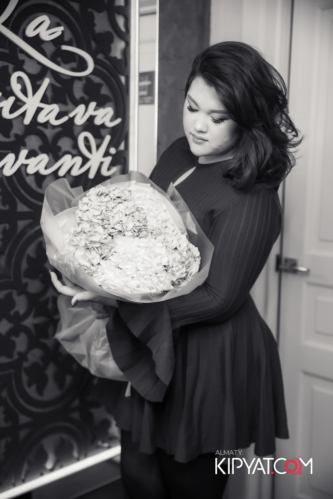 Ухо и Медведь на Гагарина. КИПЯТКОМ АЛМАТЫ!