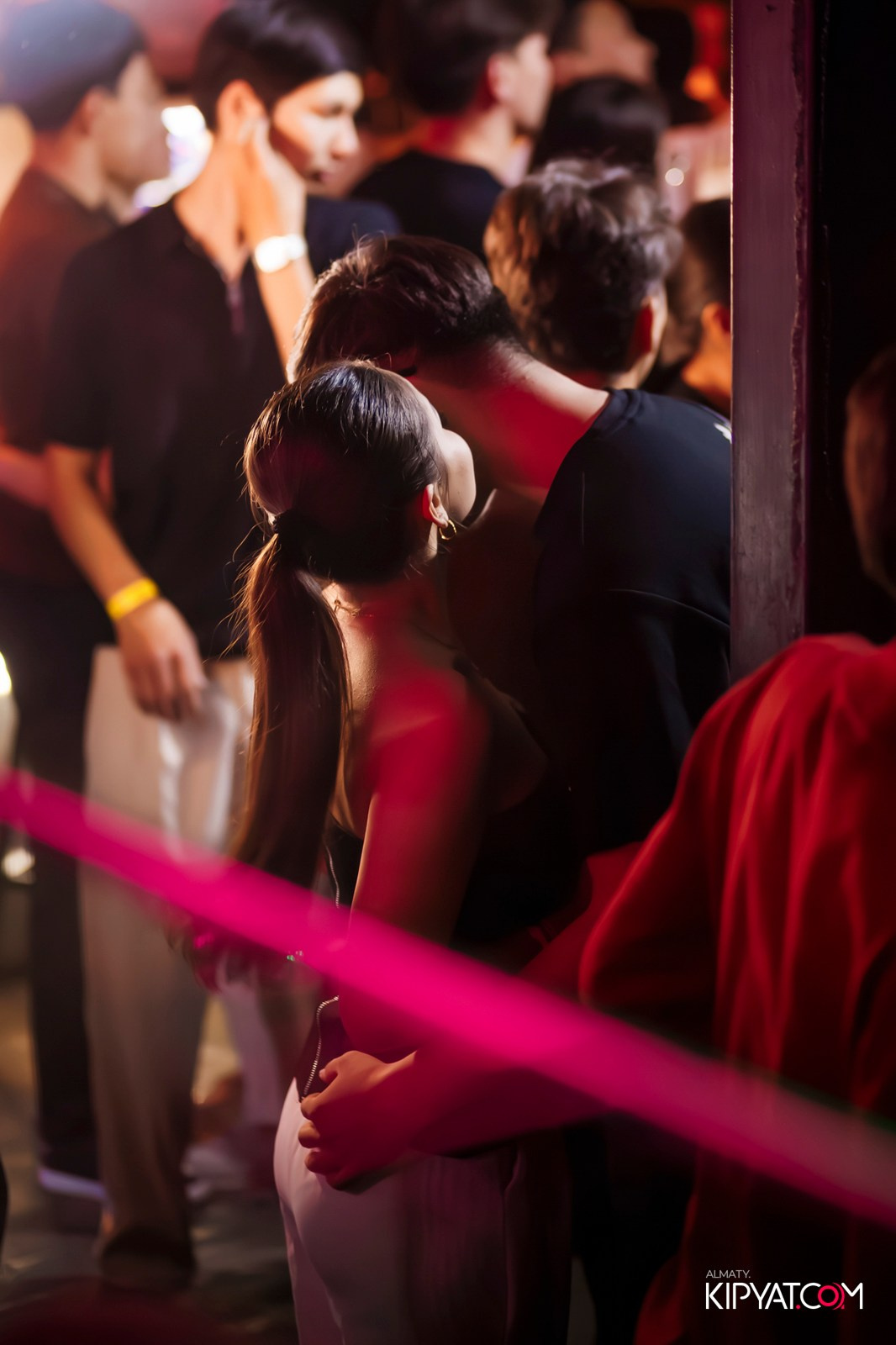 UYAT EMES BAR. КИПЯТКОМ АЛМАТЫ!