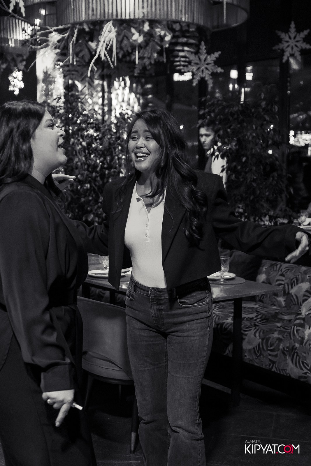 FRIENDS BAR & TERRACE. КИПЯТКОМ АЛМАТЫ!