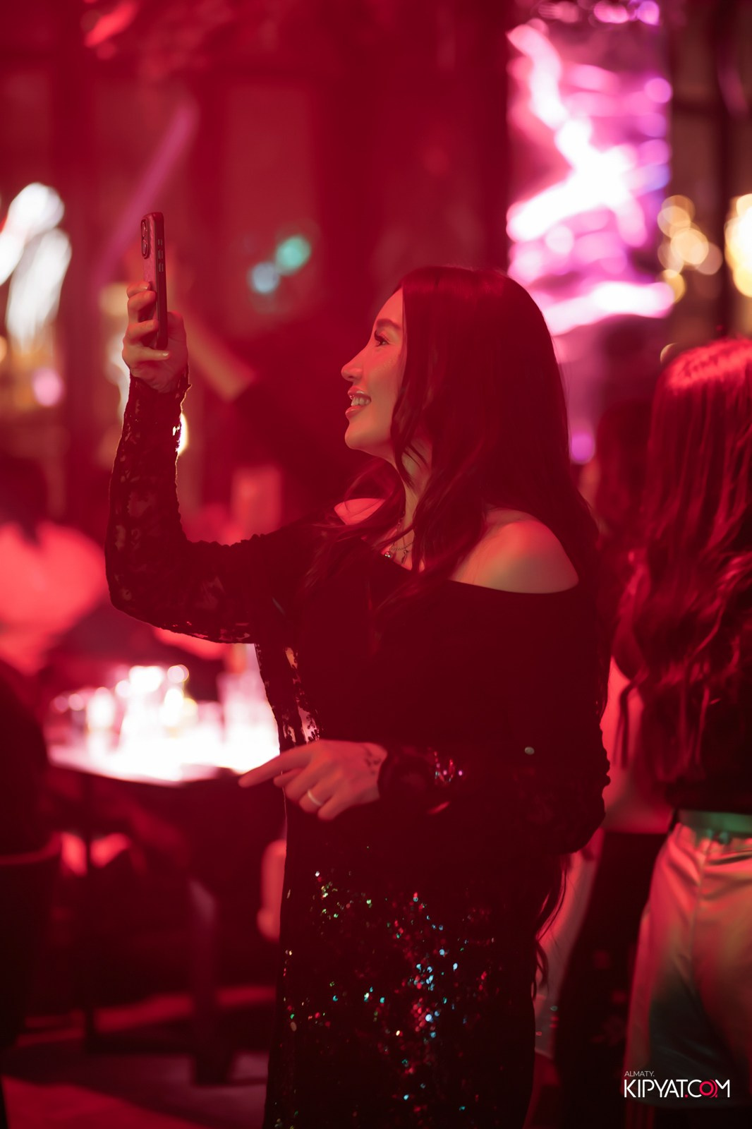 FRIENDS BAR & TERRACE. КИПЯТКОМ АЛМАТЫ!