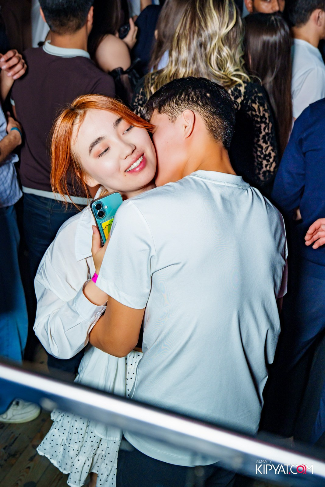 UYAT EMES BAR. КИПЯТКОМ АЛМАТЫ!