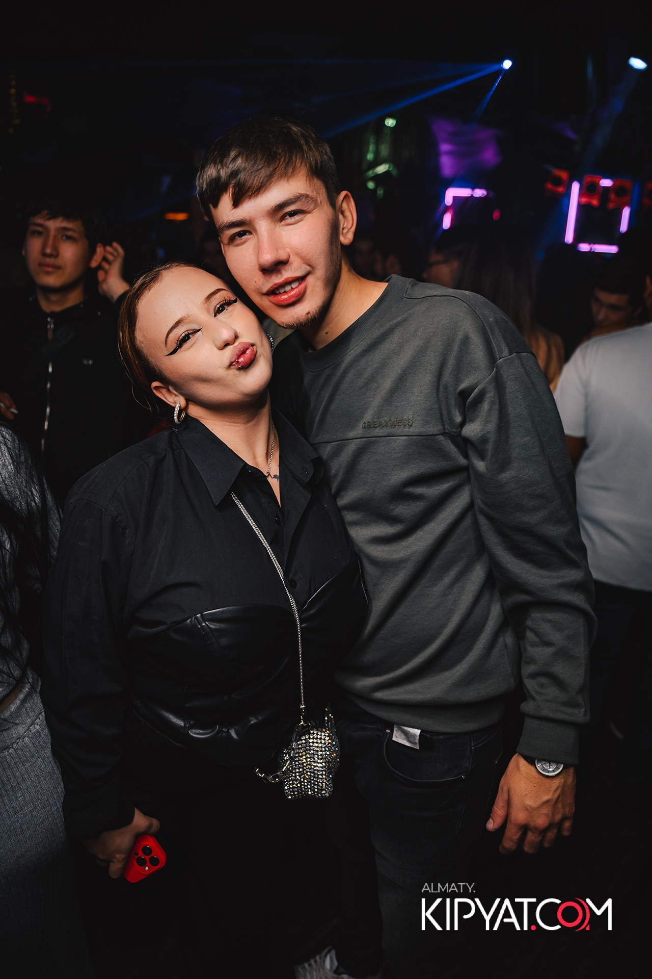 UYAT EMES BAR. КИПЯТКОМ АЛМАТЫ!