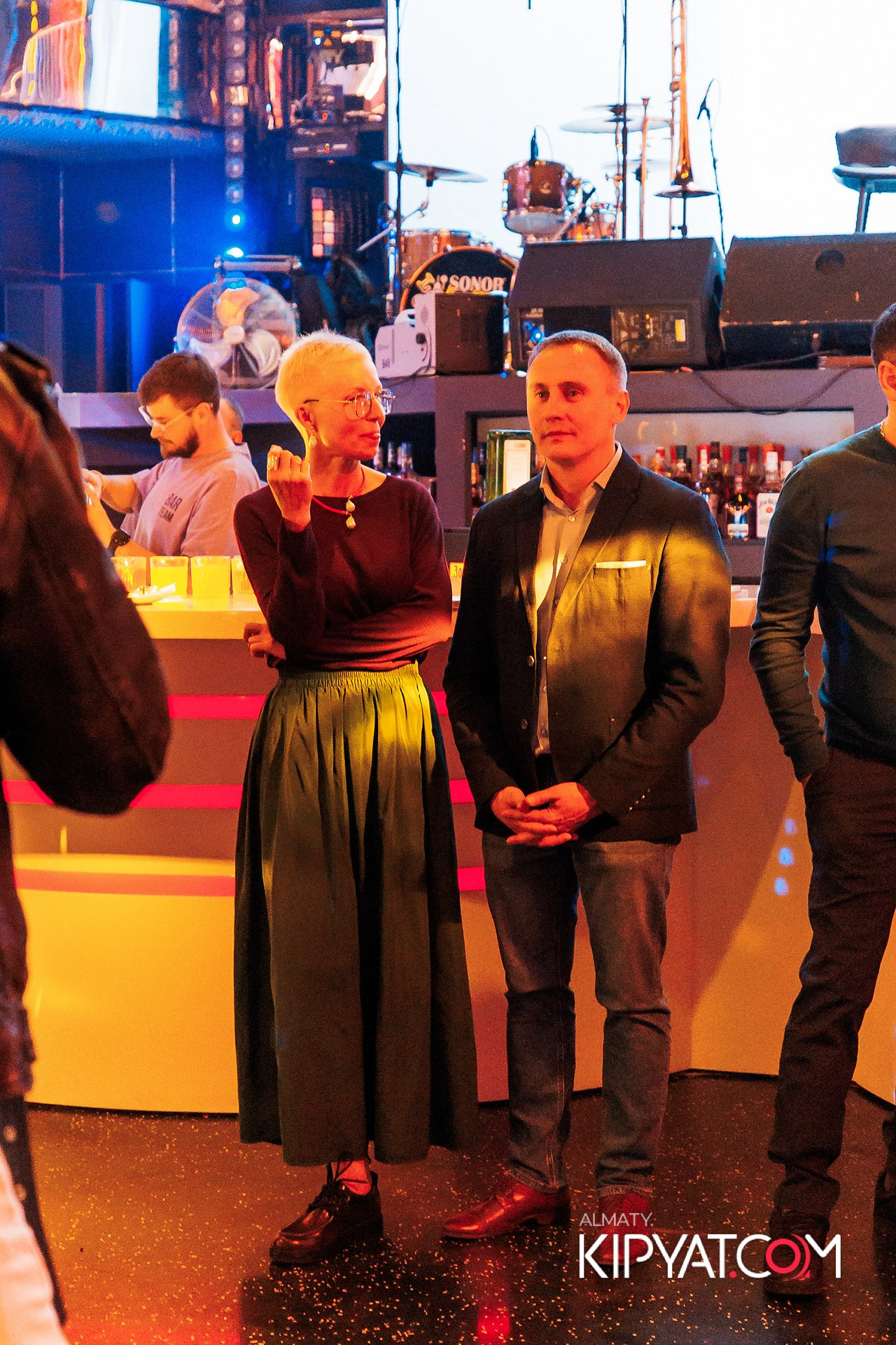 ПРЕЗЕНТАЦИЯ КНИГИ ВИКТОРА ЕЛИСЕЕВА. КИПЯТКОМ АЛМАТЫ!