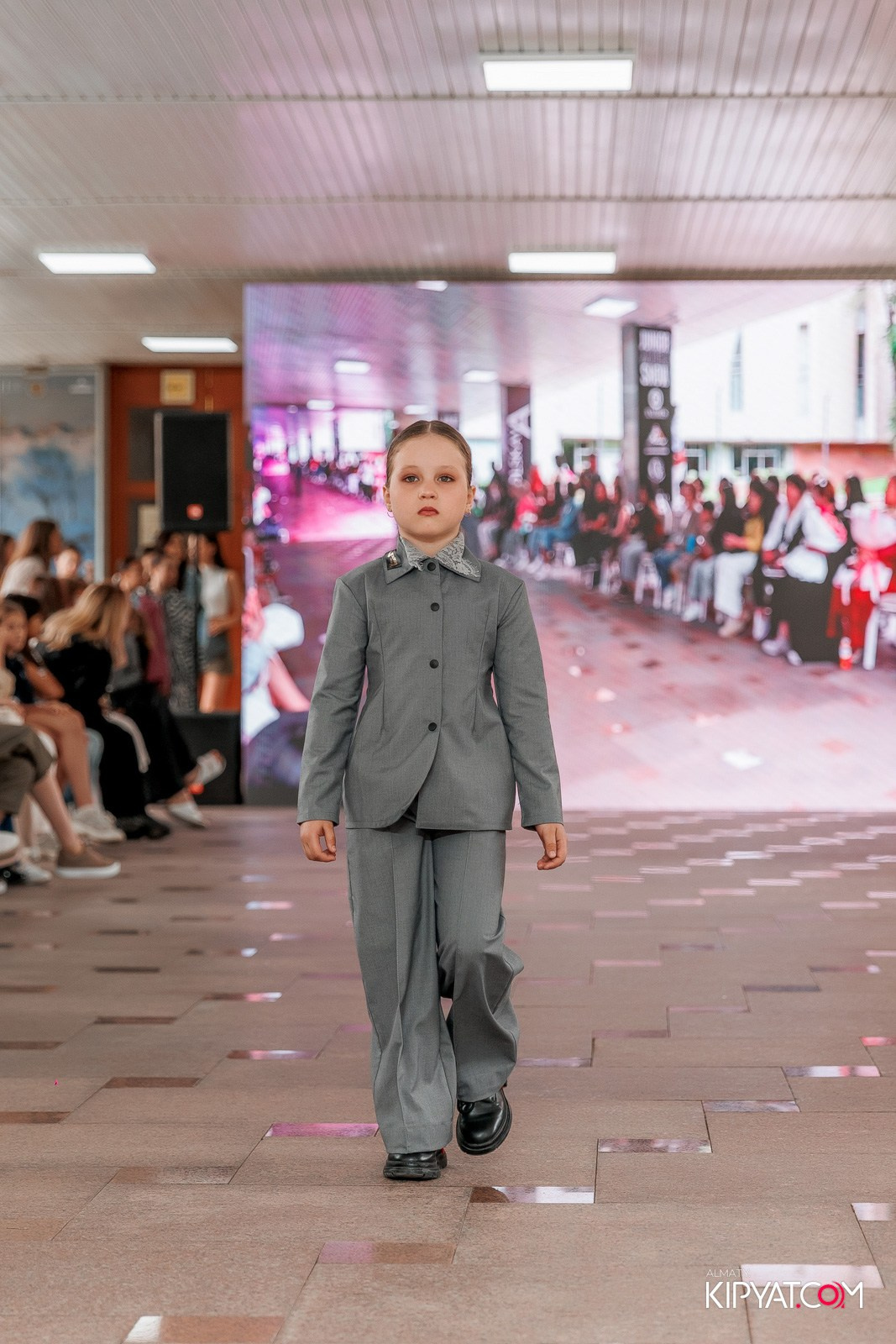 JUNIOR FASHION SHOW. КИПЯТКОМ АЛМАТЫ!