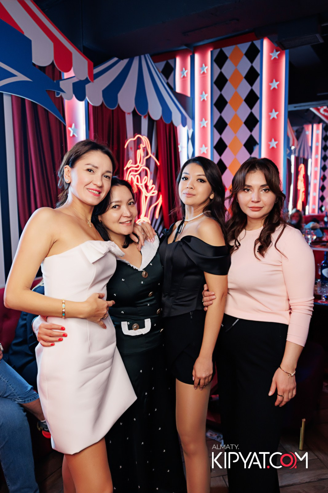 ЗАЯ, НА БИС. КИПЯТКОМ АЛМАТЫ!