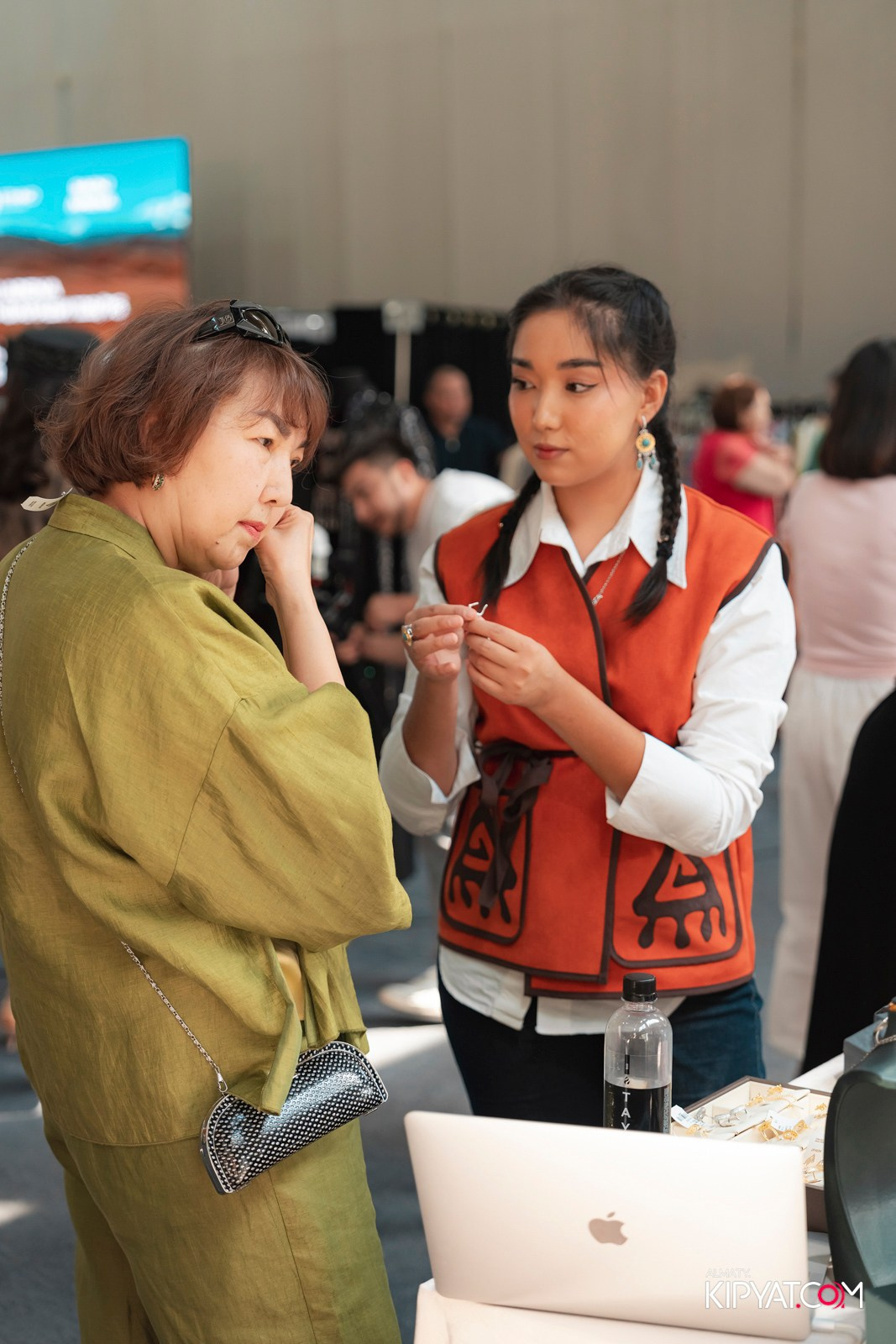 ETHNO POP-UP STORE, SABANTOI B SADU ARENA. КИПЯТКОМ АЛМАТЫ!