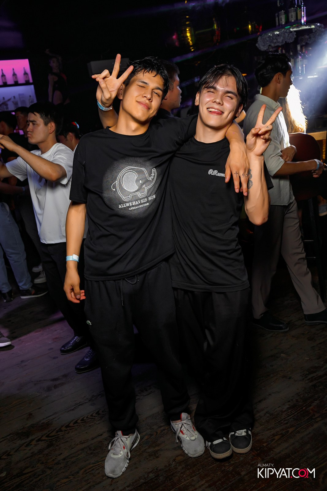 UYAT EMES BAR. КИПЯТКОМ АЛМАТЫ!